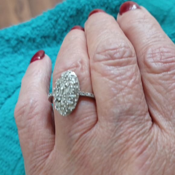 Sterling silver platinum 100 point diamond ring its a beautiful diamond ring - Picture 3 of 4